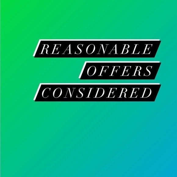 Handbags - 🌟🌟Shoot me an offer!!!!🌟🌟